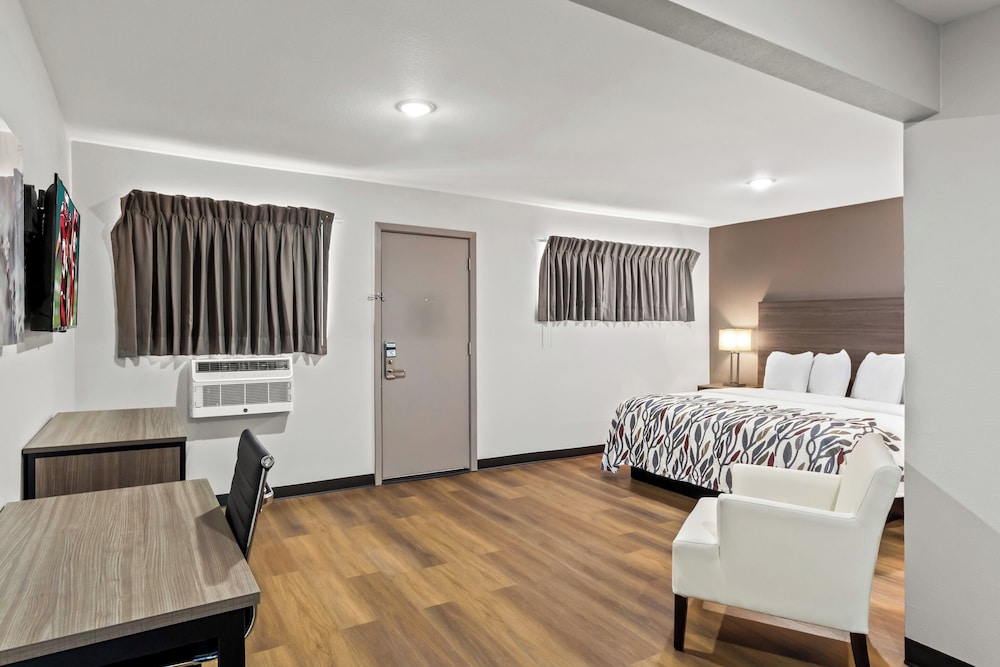 Red Roof Inn Del Rio - photo 16