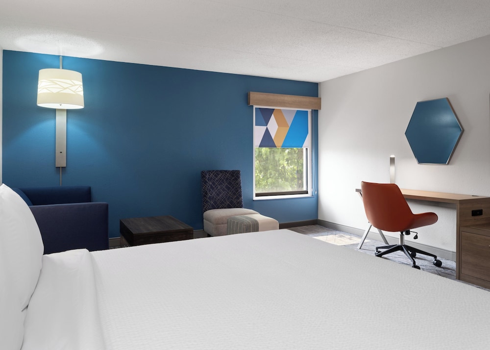 Holiday Inn Express Indianapolis Airport by IHG - photo 20