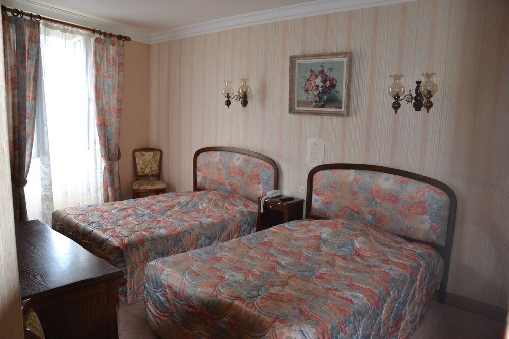 Hôtel Central — Chaunay — photo 5