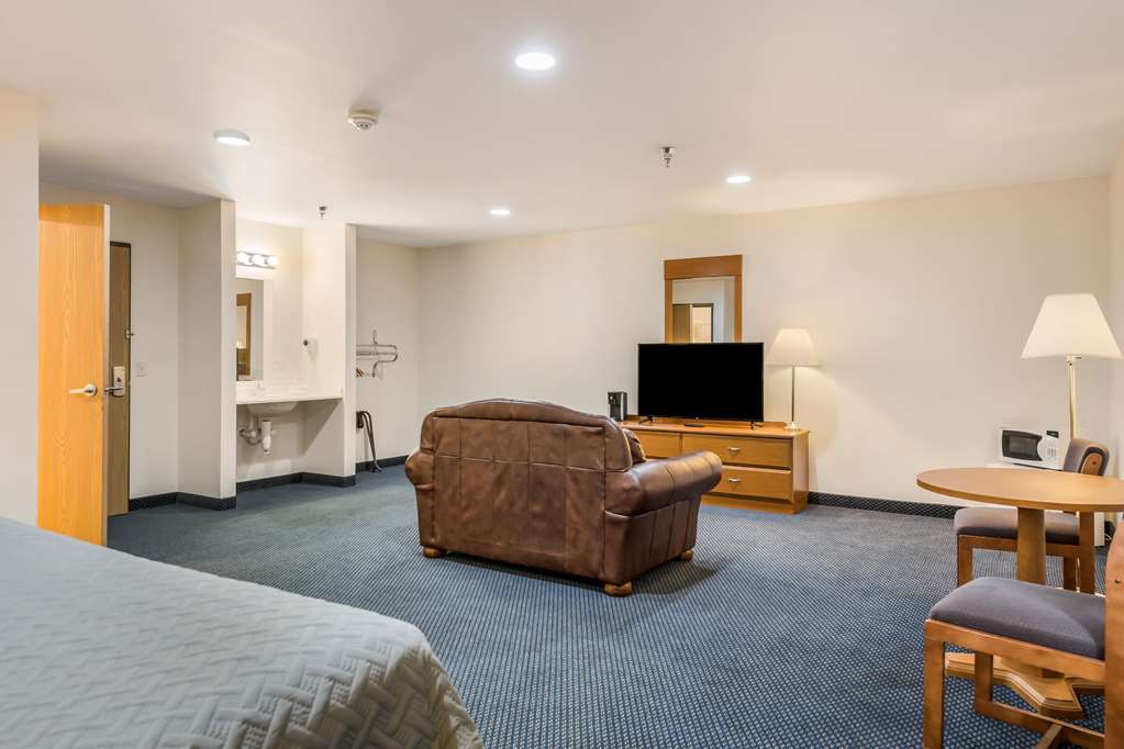 Econo Lodge Rice Lake - photo 26