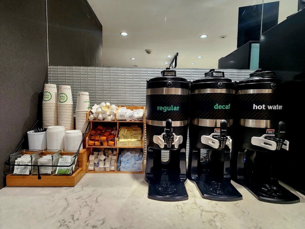 Holiday Inn & Suites Syracuse Airport Liverpool by IHG - photo 57