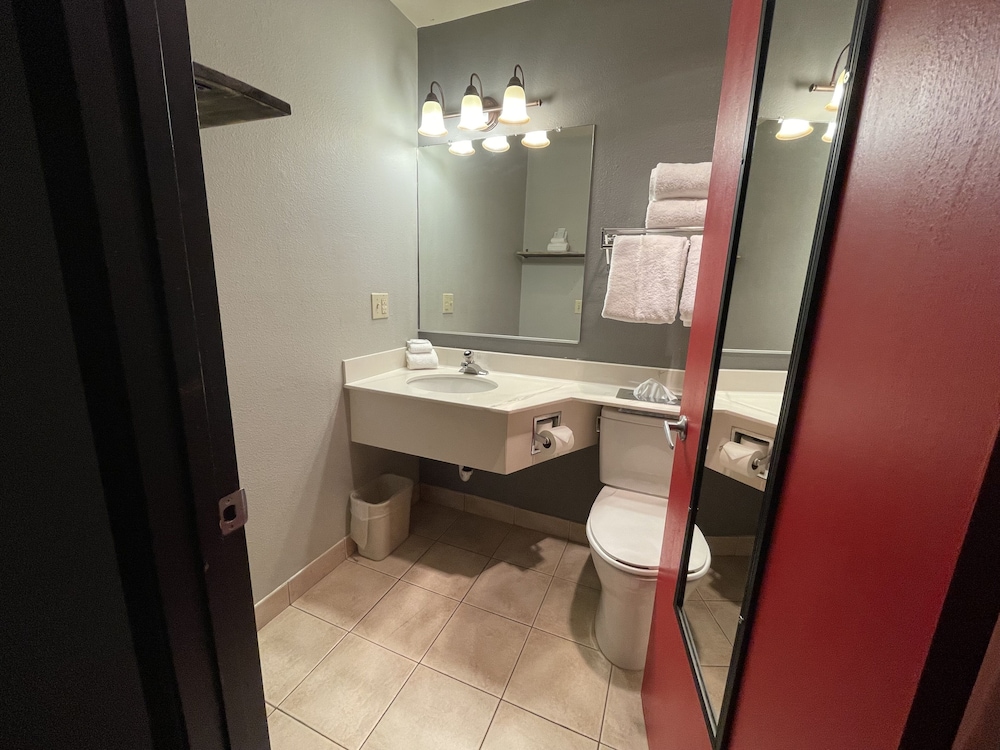 Sunnyside Inn & Suites - photo 74