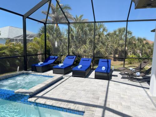 Luxury Corner in Port Charlotte, United States