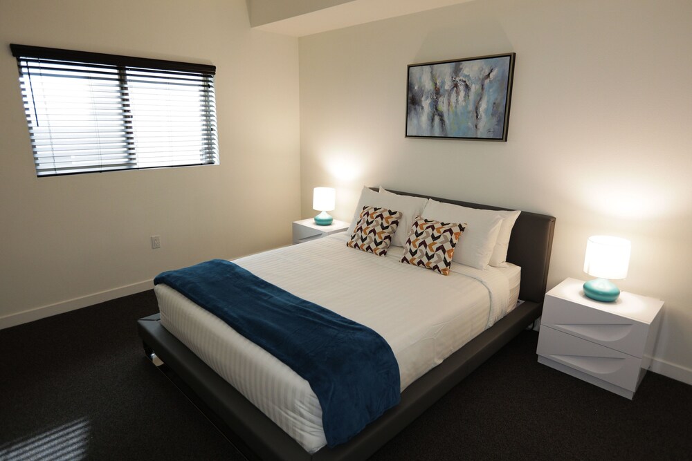 Downtown Cosmopolitan Suites - photo 43