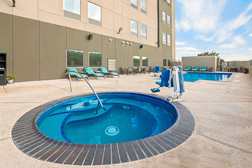 La Quinta Inn & Suites by Wyndham McAllen La Plaza Mall - photo 8
