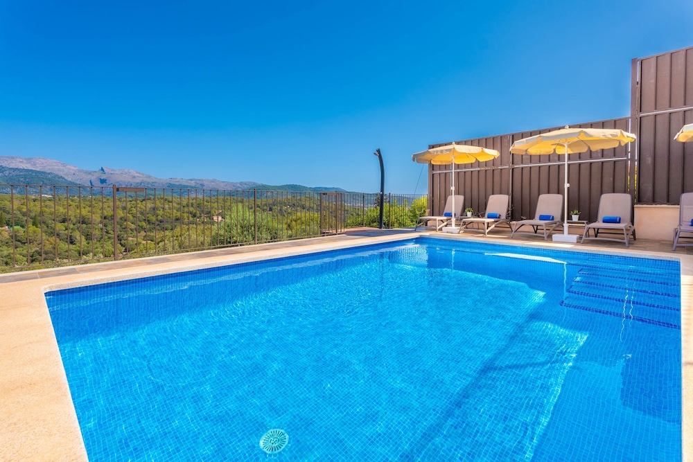 Can Jaume Fuster — 4-Star Luxury Hotel in Buger, Spain