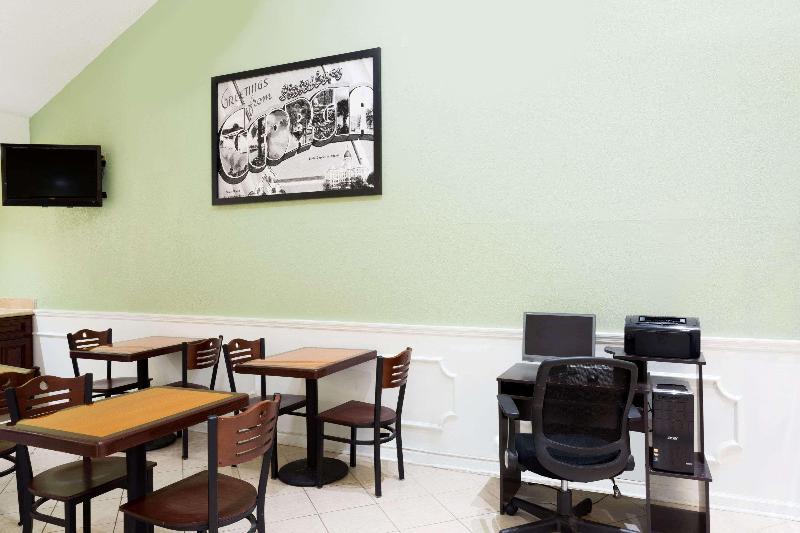 Super 8 by Wyndham Statesboro - photo 22