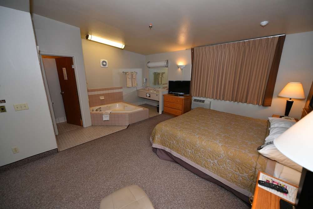 Costa Mesa Inn - photo 21