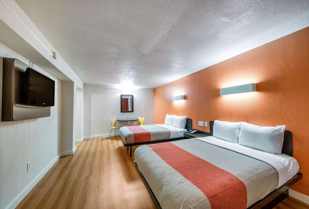 Motel 6 Dallas TX Farmers Branch - photo 8