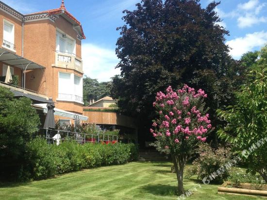 Villa Elisa M — 4-Star Luxury Hotel in Aubenas, France
