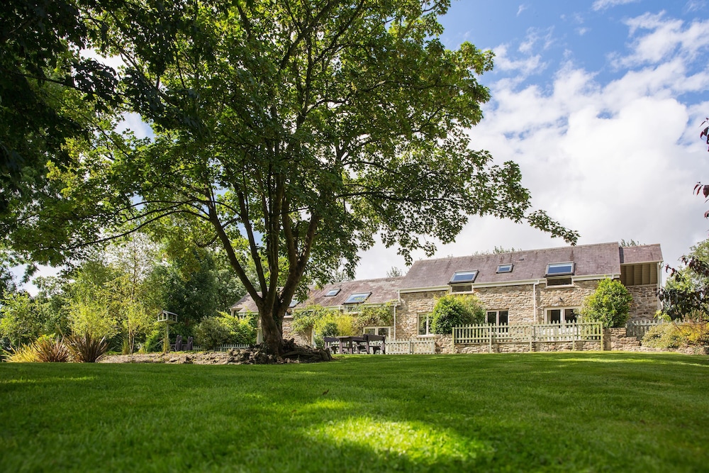 Penbontbren Luxury B&B — 5-Star Luxury Hotel in Llandysul, United Kingdom