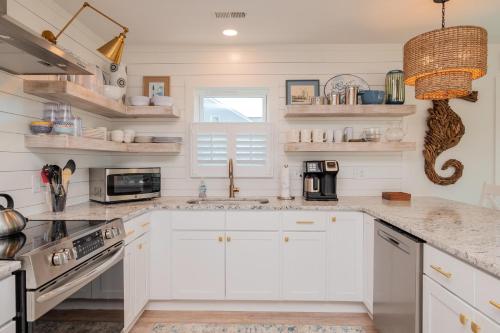 Barrycuda by Oak Island Accommodations - photo 13