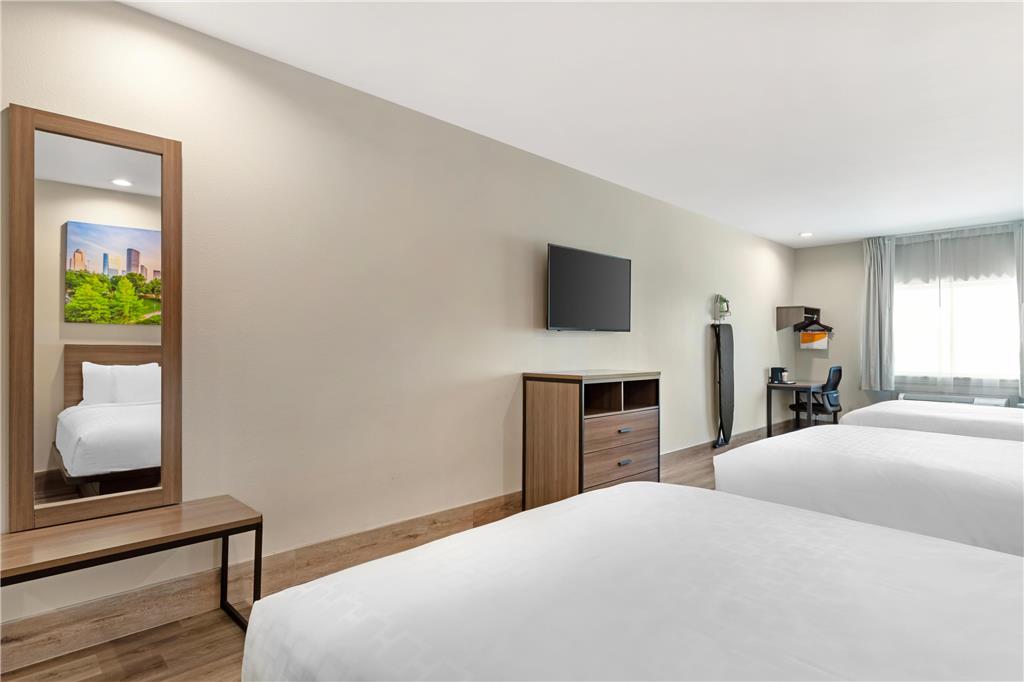 Clarion Pointe Spring Houston North - photo 24