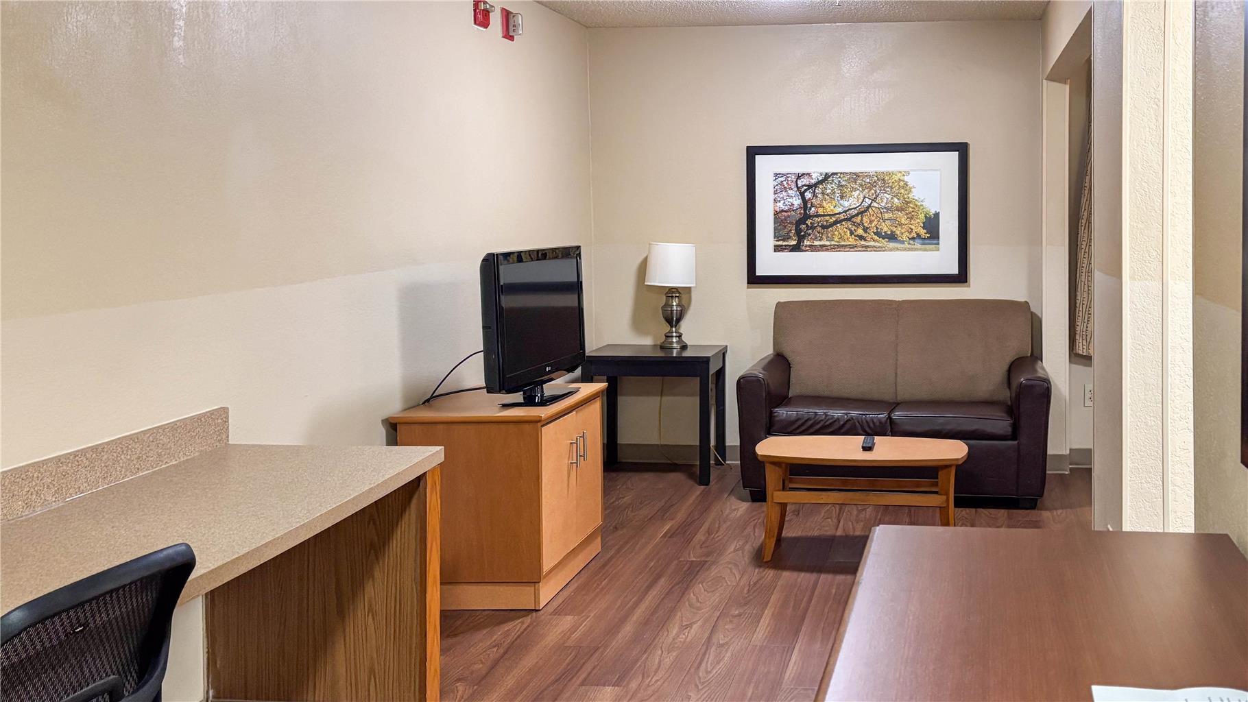 Studio 6 Suites Greenville SC Haywood Mall - photo 32