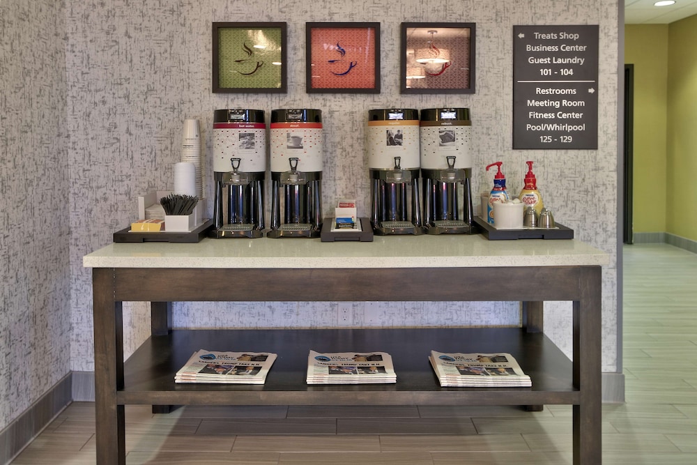 Hampton Inn & Suites Albuquerque Airport - photo 34