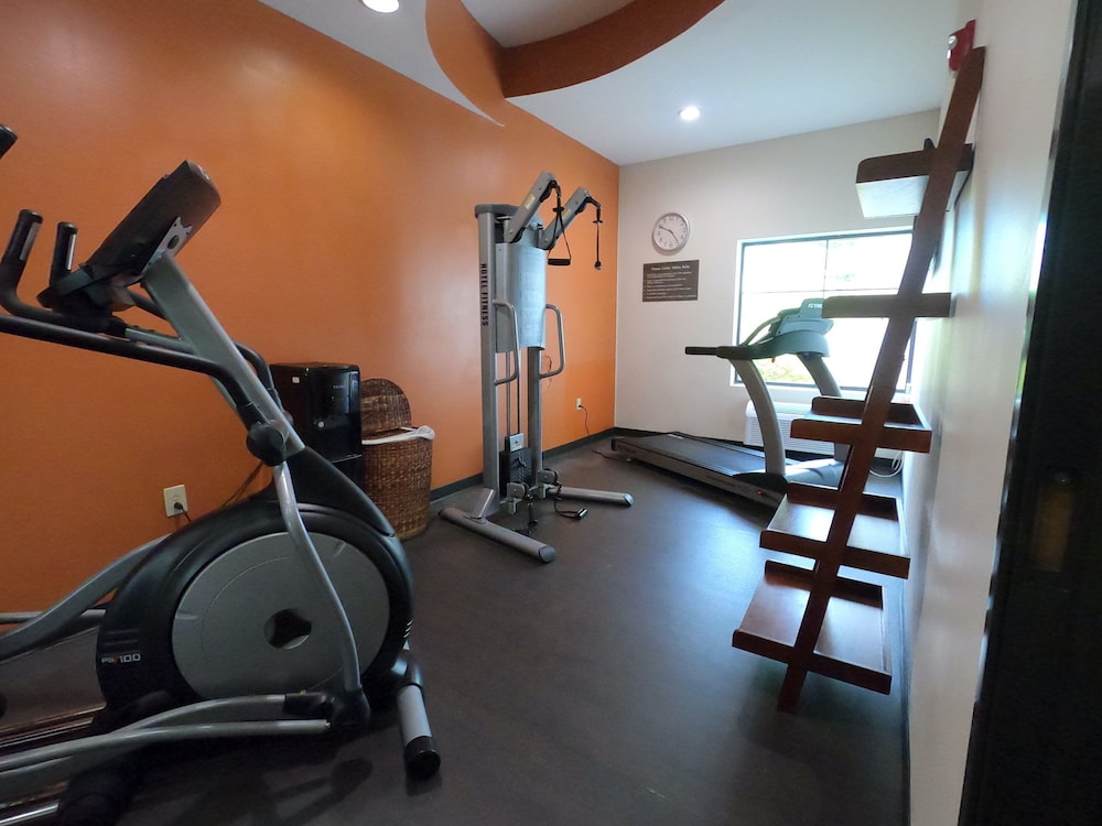 HomeTowne Studios & Suites Washington - photo 29