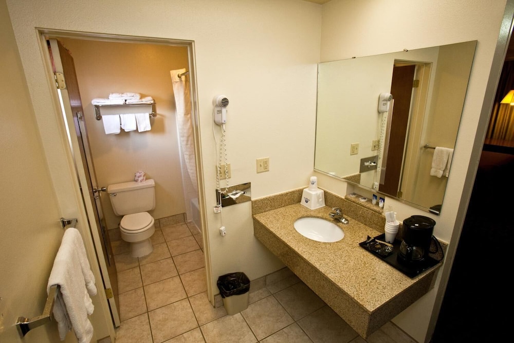 Americas Best Value Inn Roosevelt Ballard - photo 11