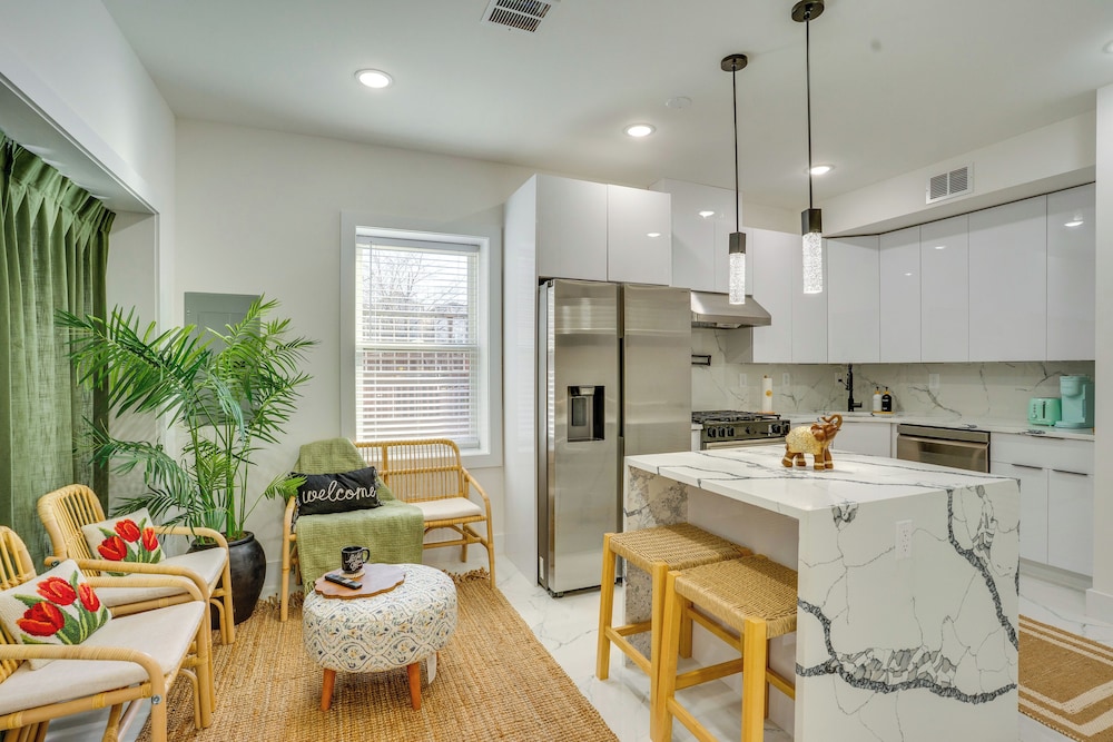 6 Mi to Times Square: Stylish Jersey City Retreat in Jersey City, United States