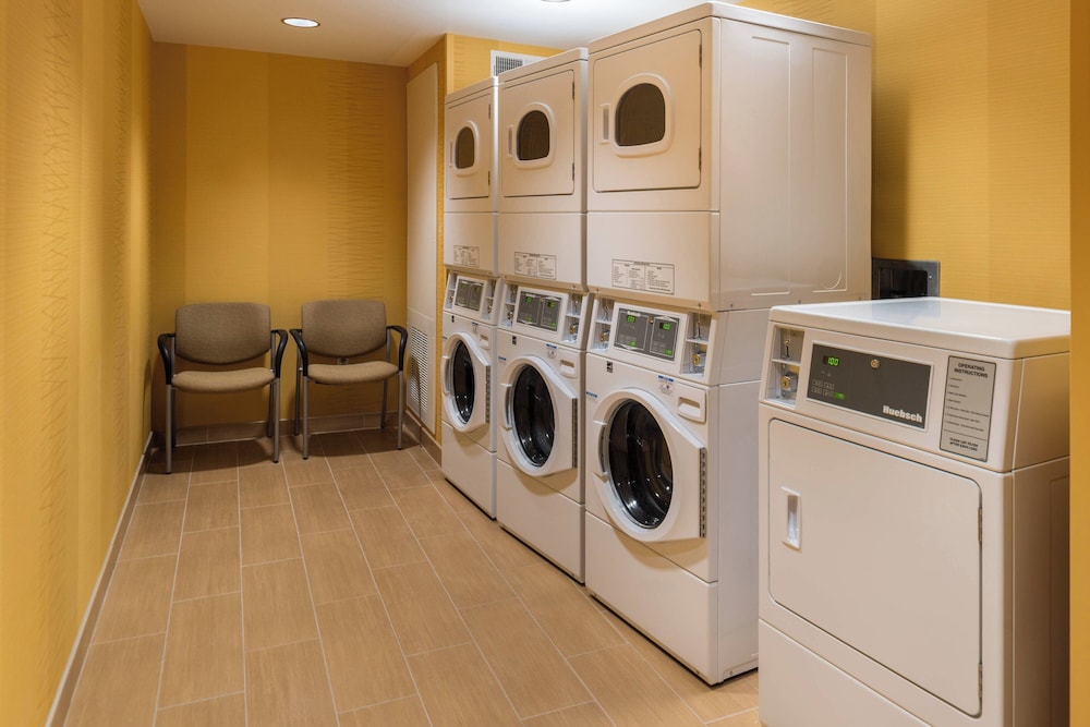 Fairfield Inn & Suites by Marriott Orlando East UCF Area - photo 42