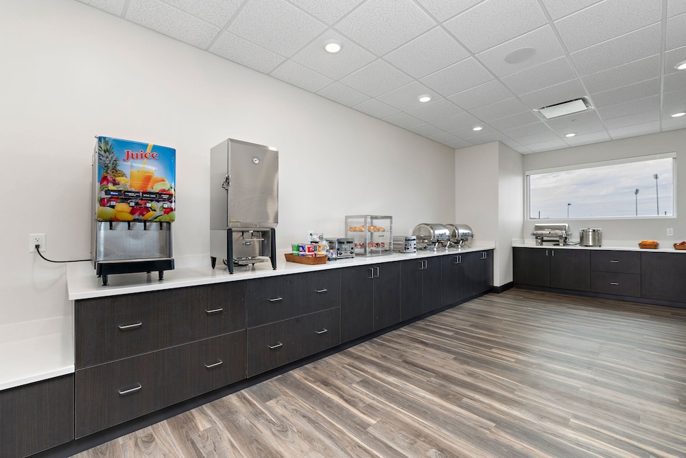 Holiday Inn Exp Parkville - photo 75