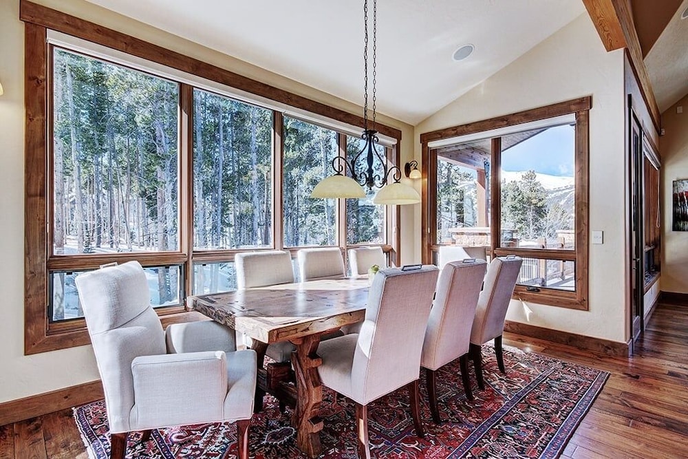 Mountain Majesty Manor Main Street by Pinnacle Lodging - photo 26