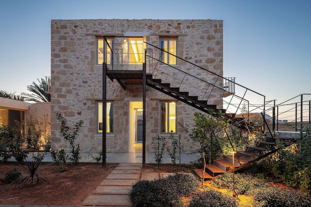 Hub Hospitality - last minute hotel in Chania