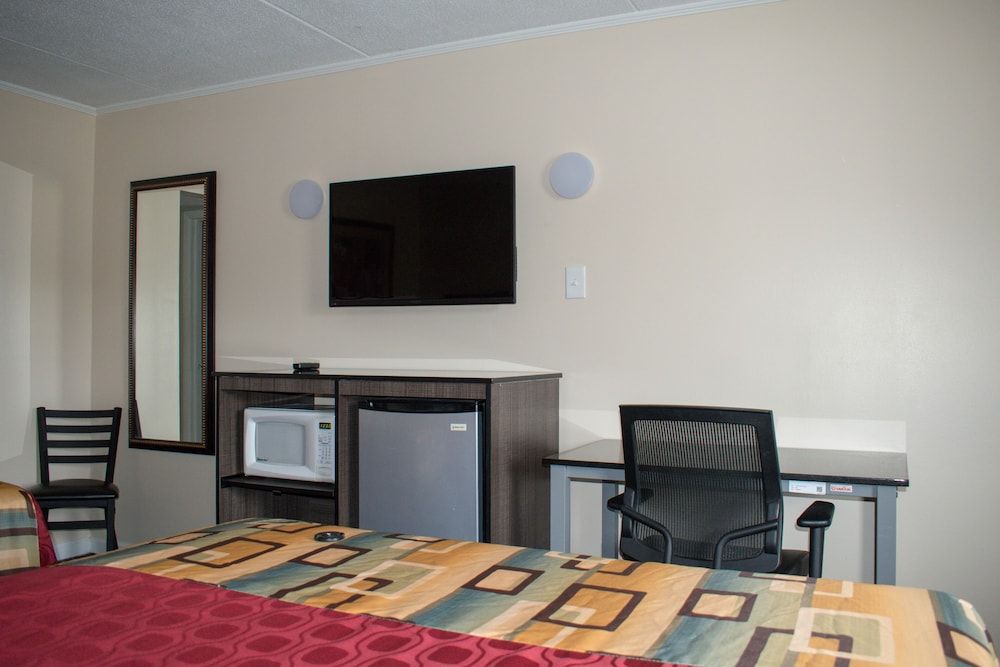 Inn Of Lenoir Motor Lodge - photo 15