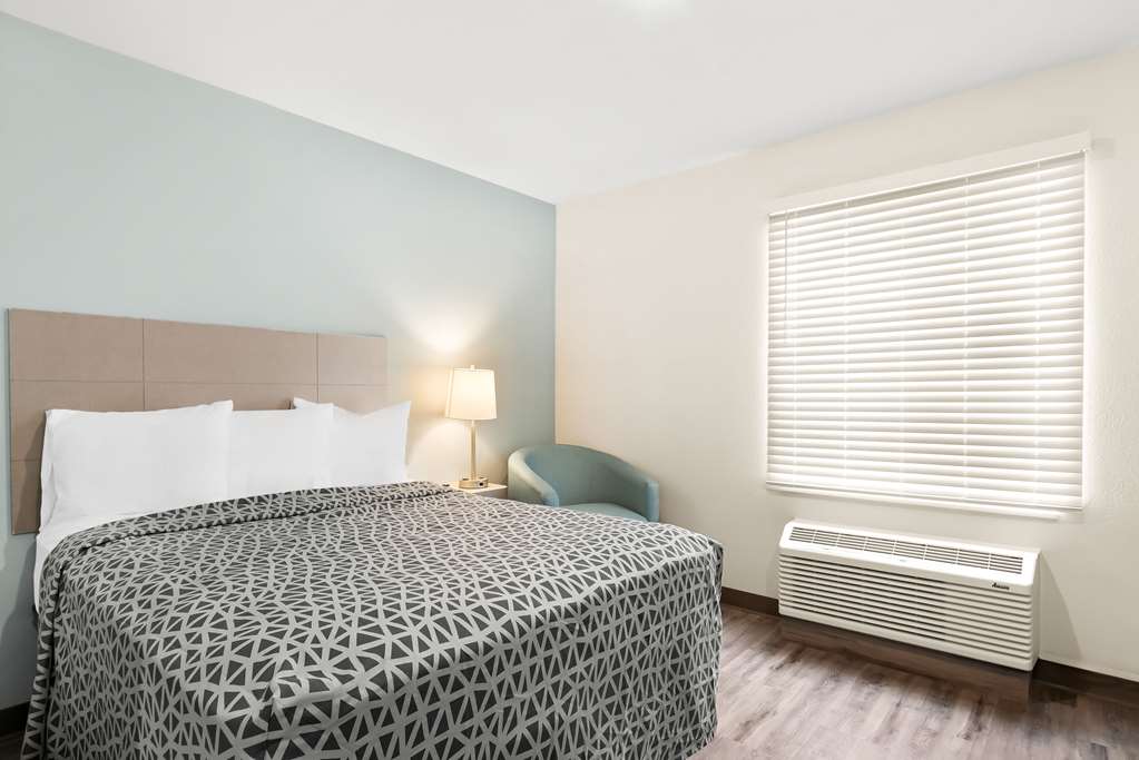 Woodspring Suites Savannah West Chatham Parkway - photo 10