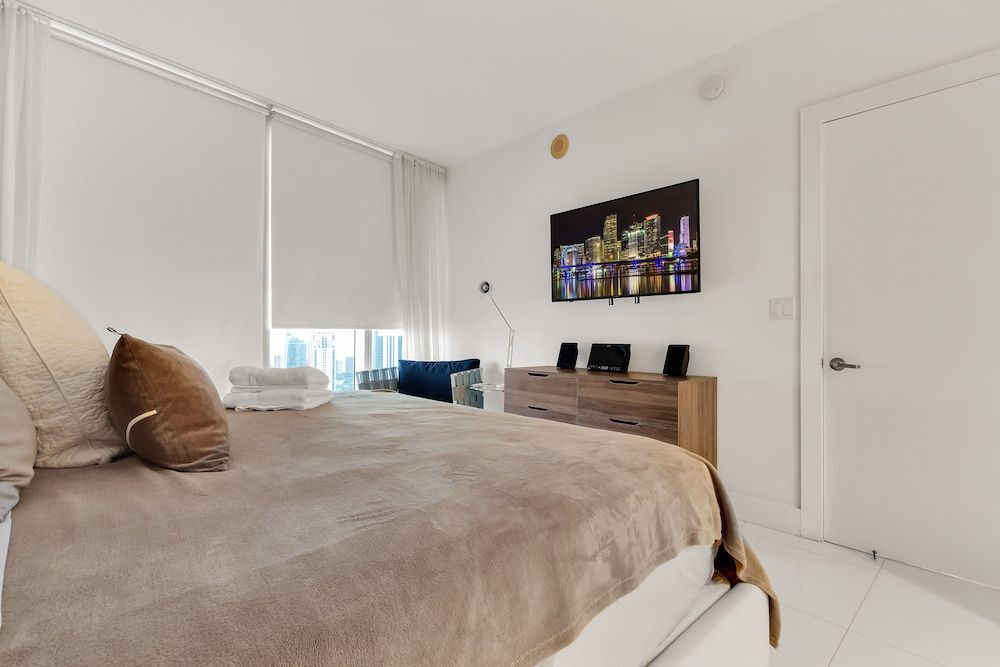 Majestic PH in Brickell Top Amenities - photo 6