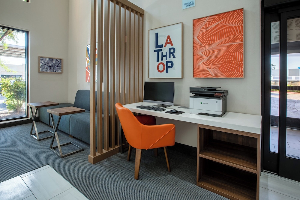 Holiday Inn Express & Suites Lathrop by IHG - photo 46
