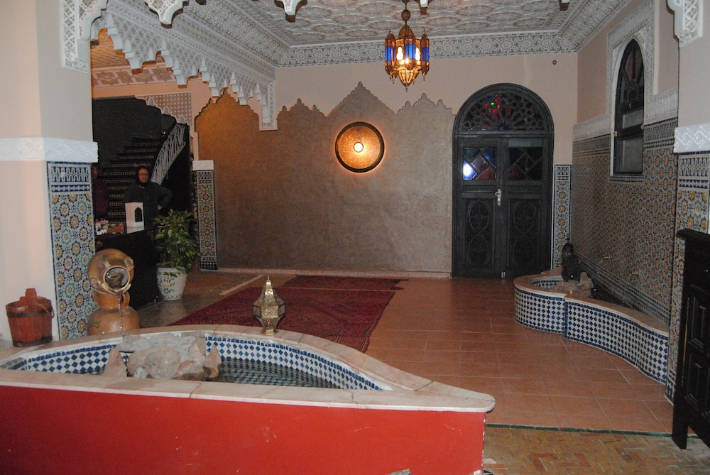 Collier De La Colombe — Meknes — photo 4