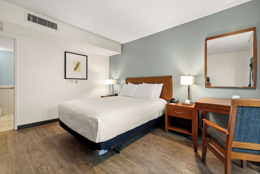 Vagabond Inn Glendale - photo 15