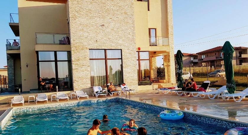 Sara - carbon neutral hotel in Constanta