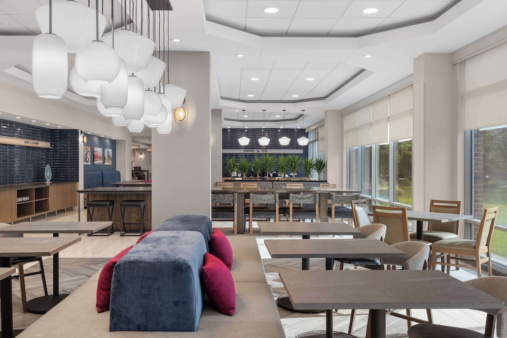 Hampton Inn & Suites Downers Grove Chicago - photo 34