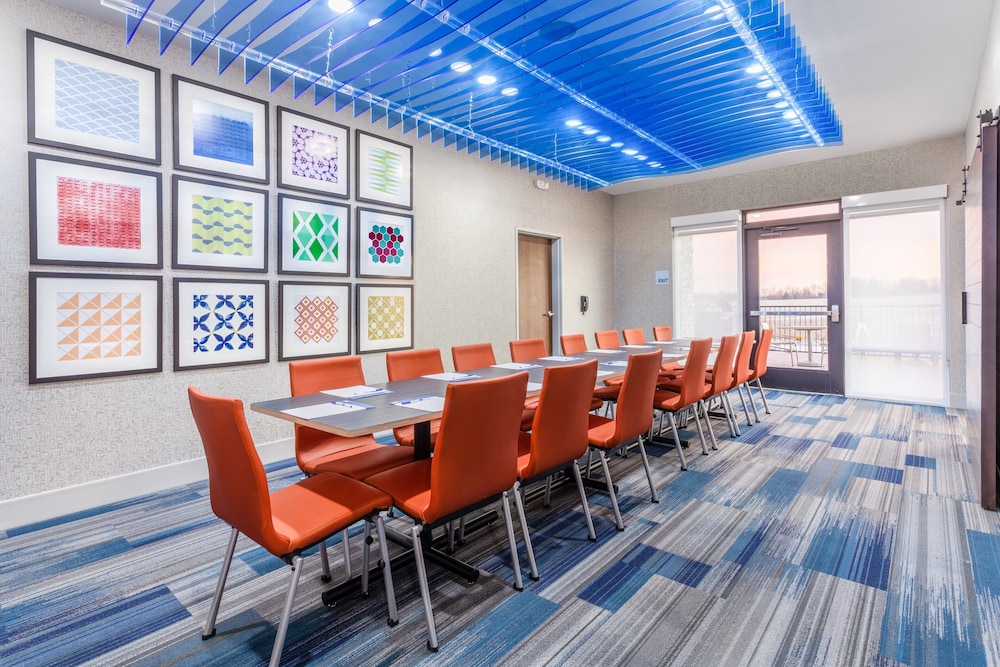 Holiday Inn Express & Suites Kearney by IHG - photo 39