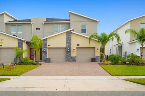 Amplo 2 Quartos Sala de Jogos & Comodidades — 4-Star Luxury Hotel in Kissimmee, United States