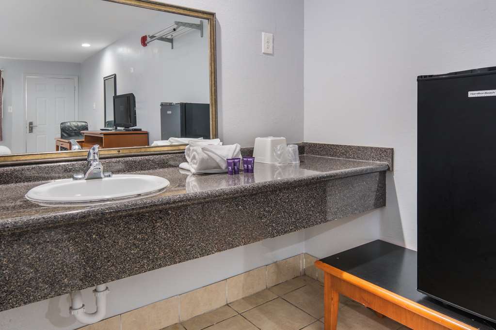 Knights Inn North Richland Hills - photo 7