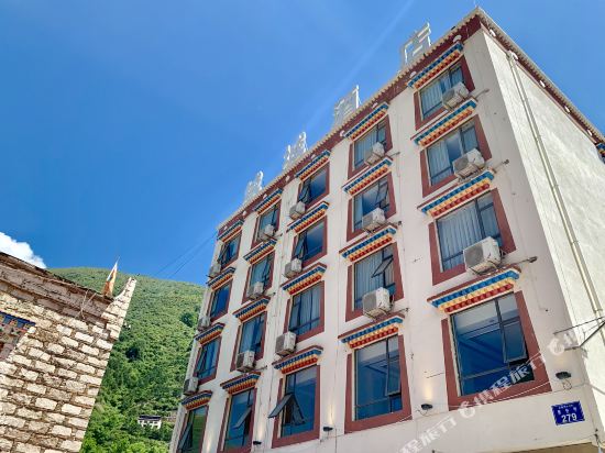 Rongcheng Hotel — hotel in Barkam