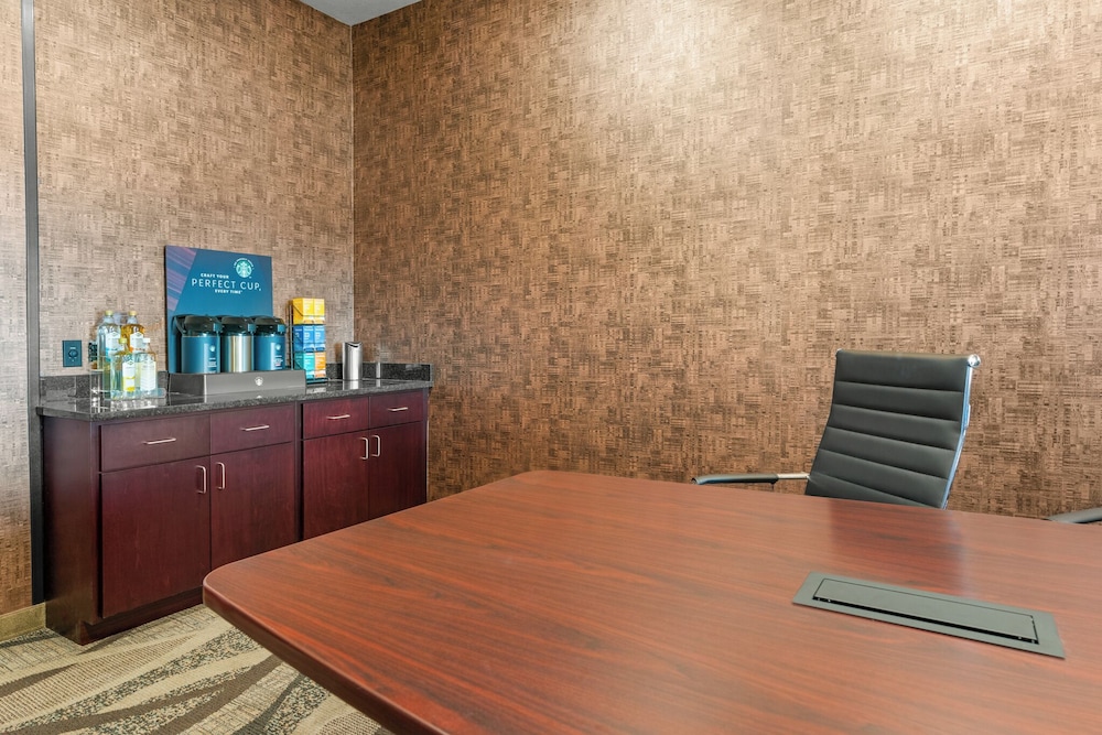 Cobblestone Hotel & Suites Lynden - photo 115