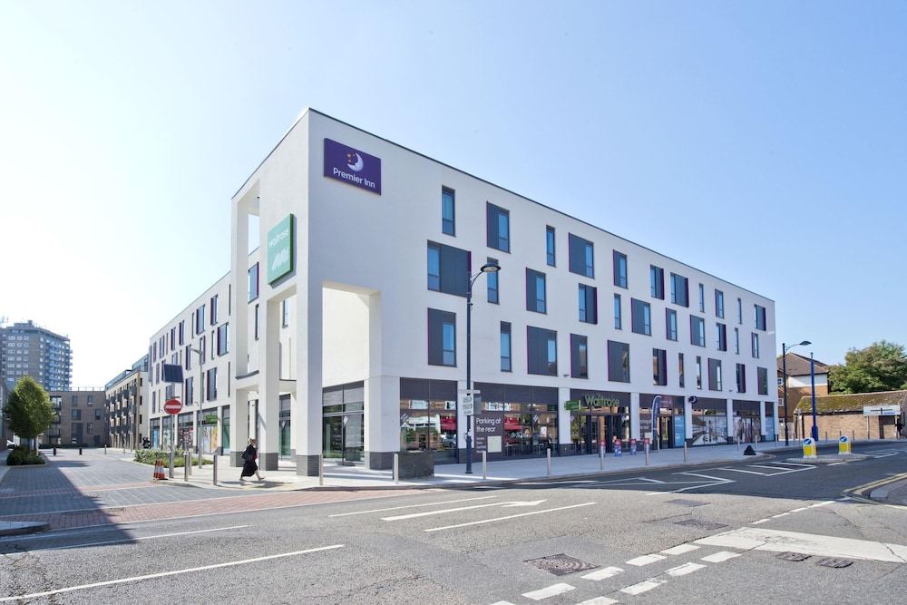 Premier Inn Addlestone - carbon neutral hotel in Addlestone