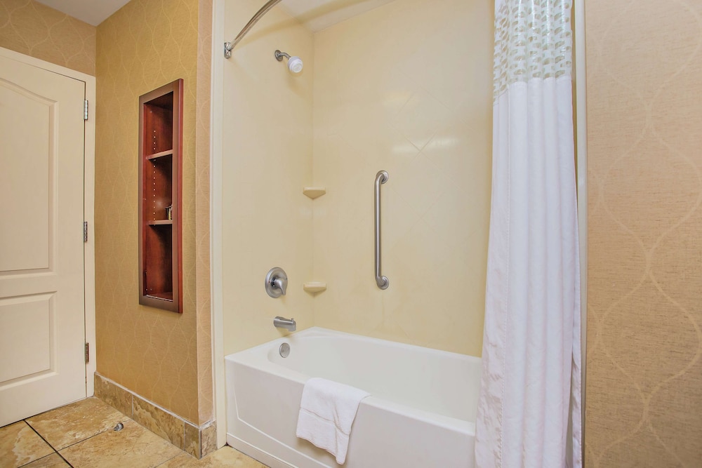 Hampton Inn & Suites Sevierville @ Stadium Drive - photo 18