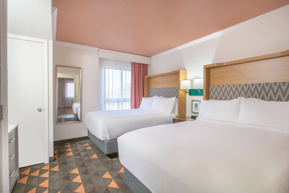 Holiday Inn & Suites Boca Raton North by IHG - photo 6