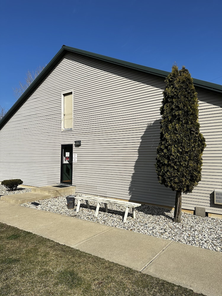Attica Inn - photo 45