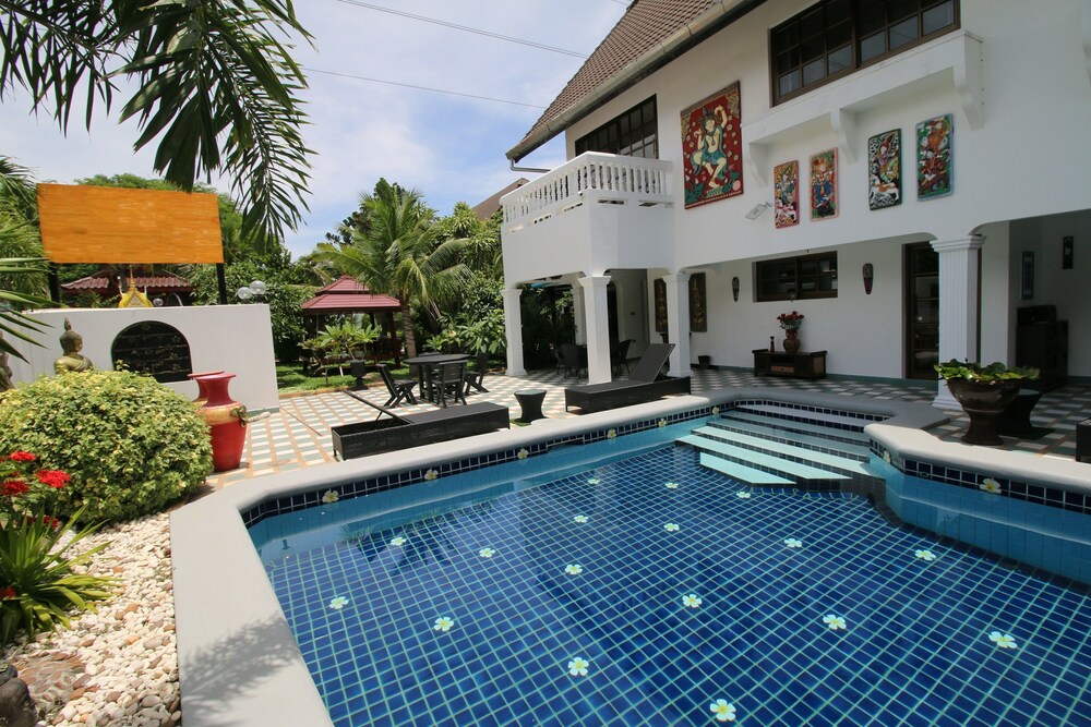 Wan Wan พูลวิลล่า พัทยา — 4-Star Luxury Hotel in Nong Prue, Thailand