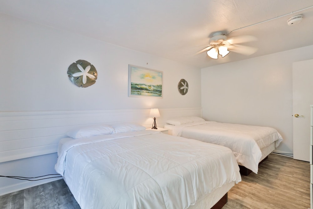 Coastal Waters Inn - photo 11