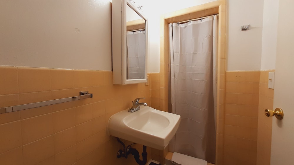 Sherwood Arms Motel - photo 42
