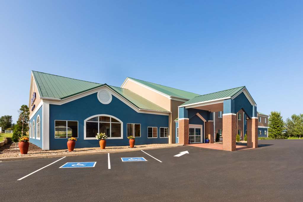 AmericInn by Wyndham Grinnell - photo 4