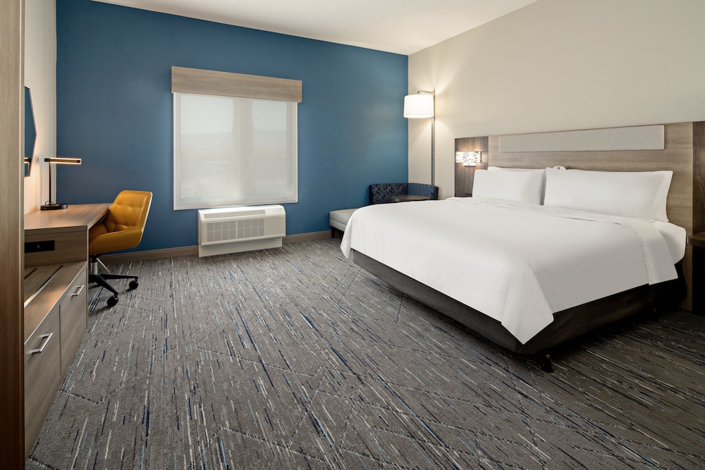 Holiday Inn Express & Suites Palm Desert Millennium by IHG - photo 8