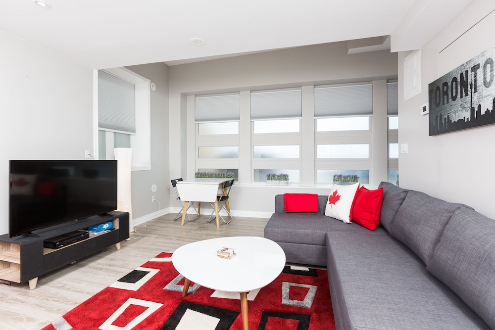 Applewood Suites Annex Coachhouse Loft — 4-Star Luxury Hotel in Toronto, Canada