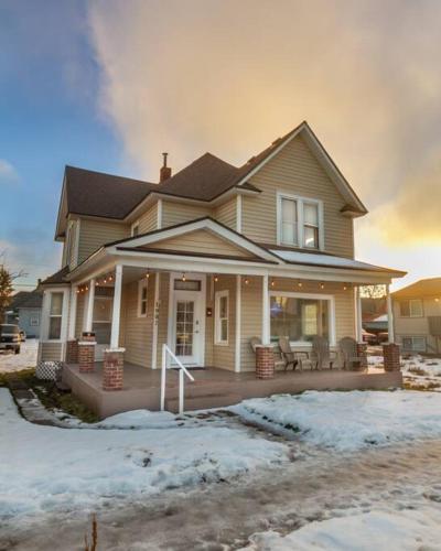 A Very Unique Quirky and Comfortable Home — 4-Star Luxury Hotel in Spokane, United States